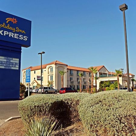 Holiday Inn Express Calexico, An Ihg Hotel Экстерьер фото